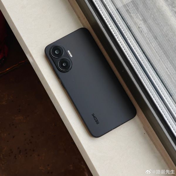 Redmi Turbo 4 Pro во всех цветах уже красуется на студийных фото