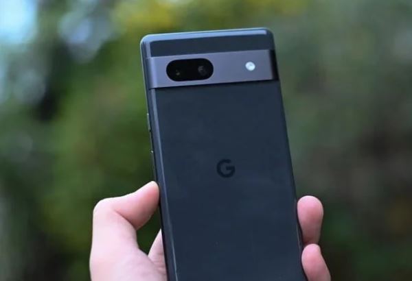 Google бесплатно заменит вздувшийся аккумулятор Pixel 7a или выплатит $200, но не в России