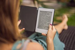Люди оказались готовы читать написанные ИИ книги