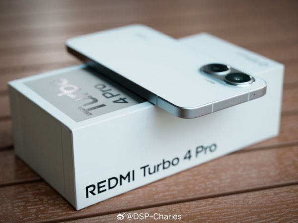 Redmi Turbo 4 Pro во всех цветах уже красуется на студийных фото