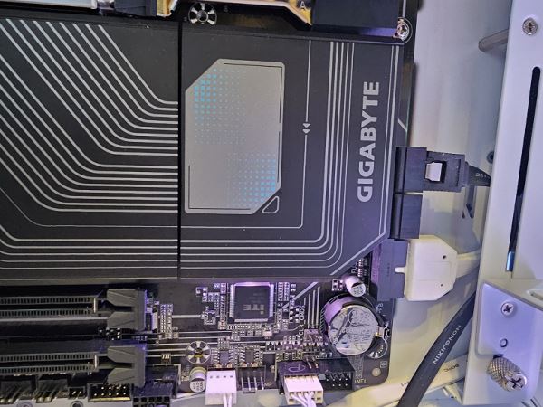 Обзор материнской платы Gigabyte B850 Gaming X WiFi6E на чипсете AMD B850