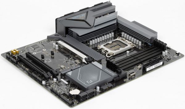 Обзор материнской платы Gigabyte B860 Eagle WiFi6E на чипсете Intel B860