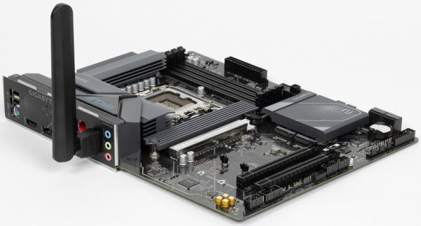 Обзор материнской платы Gigabyte B860 Eagle WiFi6E на чипсете Intel B860