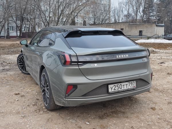 Рестайлинговый Zeekr 001: попытка &laquo;примерить&raquo; электромобиль на себя