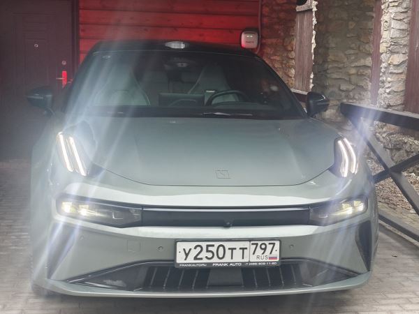 Рестайлинговый Zeekr 001: попытка &laquo;примерить&raquo; электромобиль на себя