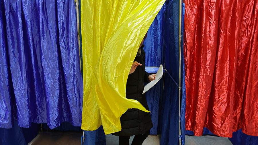 Захарова назвала безумием обвинения России во вмешательстве в выборы в Румынии